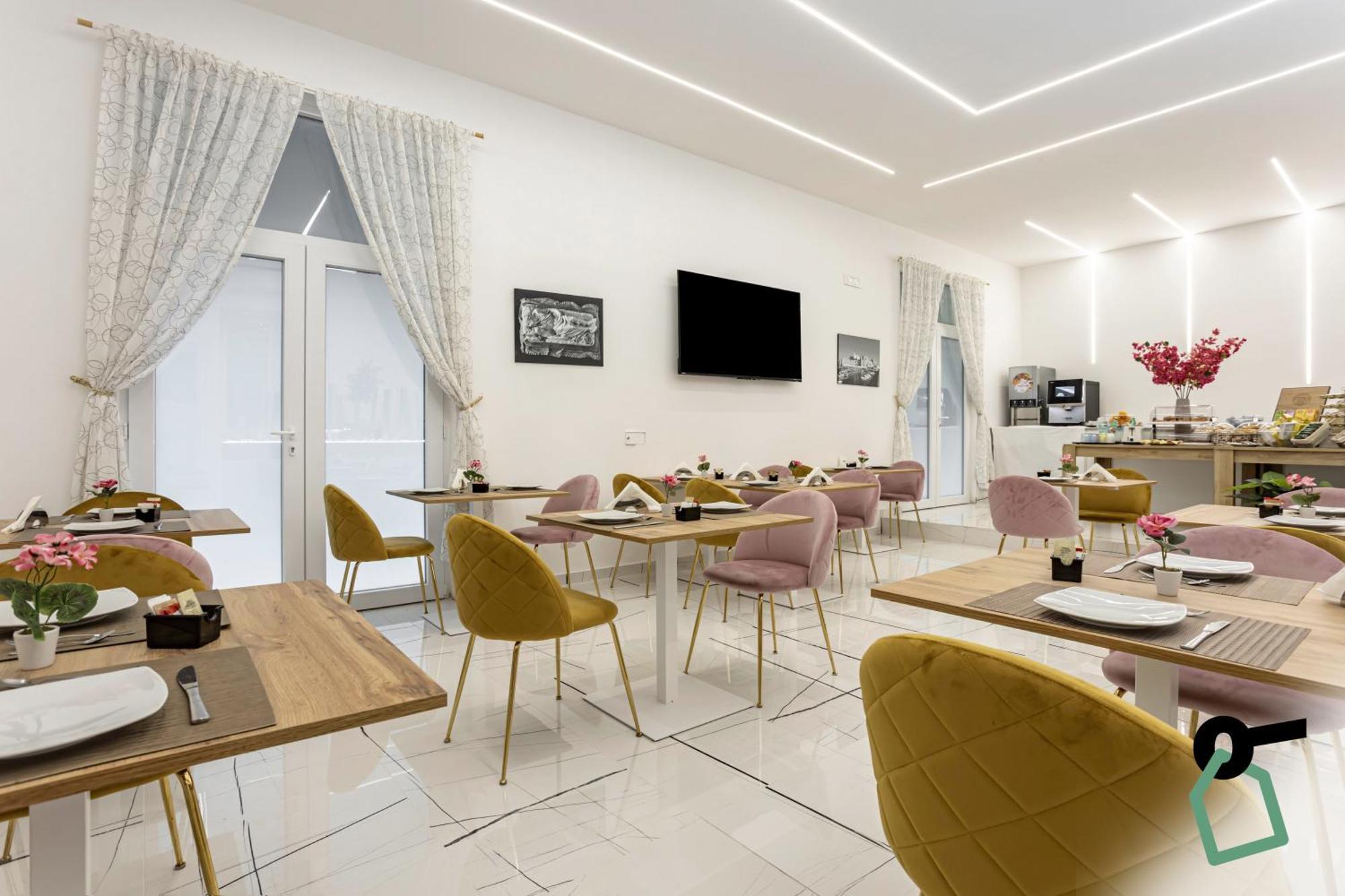 Aparthotel Hotiday Collection - Duomo Naples