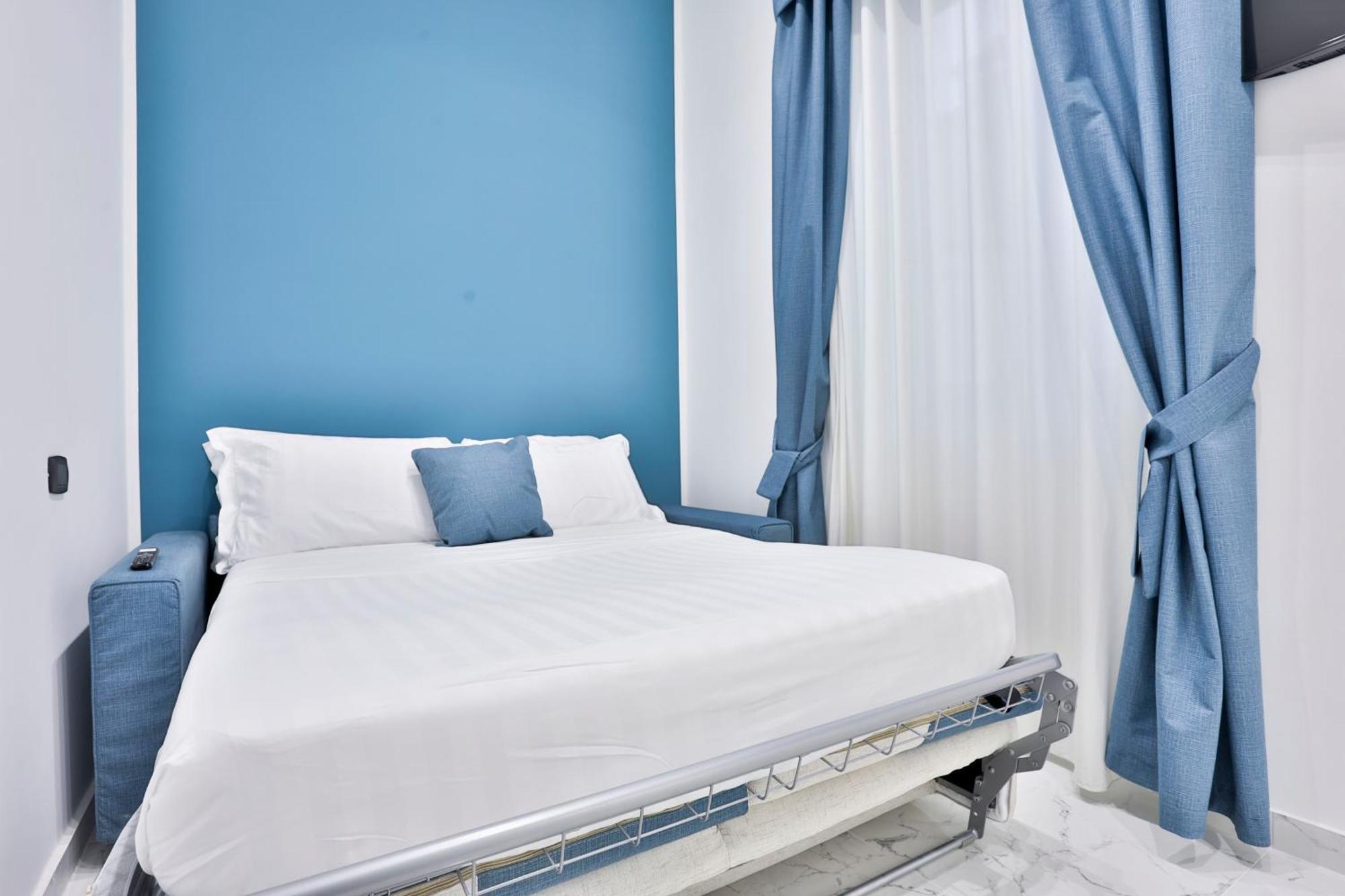 Hotiday Collection - Duomo Aparthotel Naples